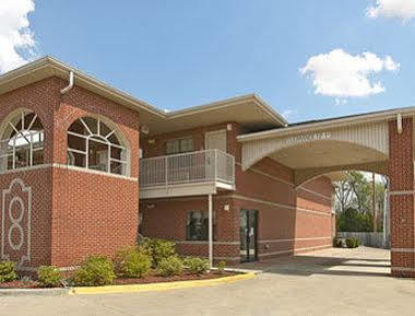 Super 8 By Wyndham Cabot Hotel Exterior photo